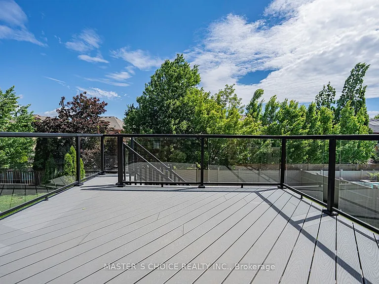 2357 Rideau Dr — Photo 48