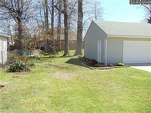 3rd image of 305 E 280th St