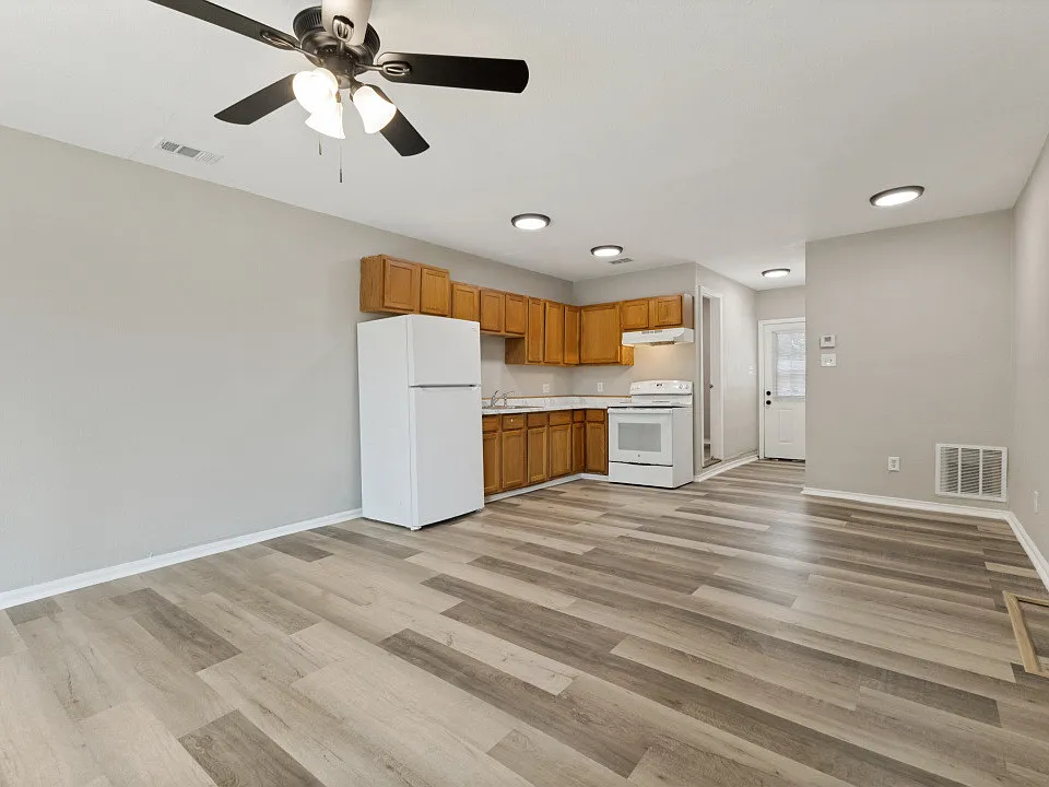 11614 Oakfield Dr