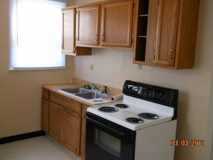 2nd image of 1018 Grand Ave