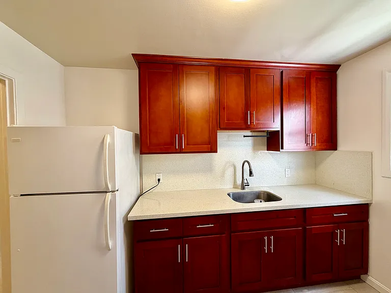 50 Lupine Ave #8 — Photo 5