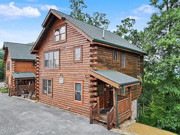 2nd image of 2823 White Oak Ridge Ln