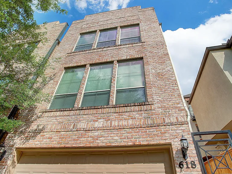 618 Asbury St — Photo 3