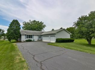 126 Columbia St NW, Poplar Grove, IL 61065