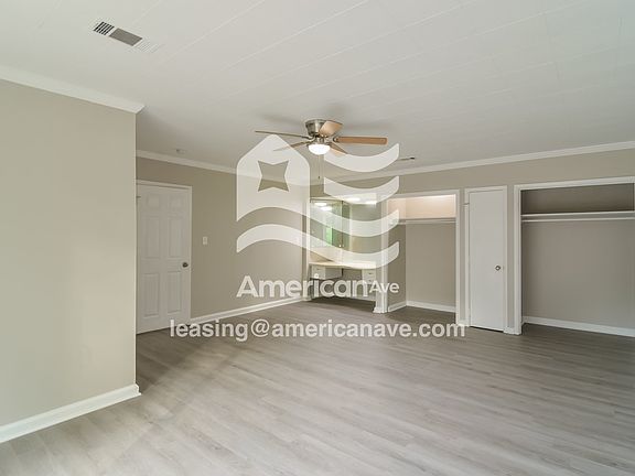 1008792_004_living_room_13725041.jpg