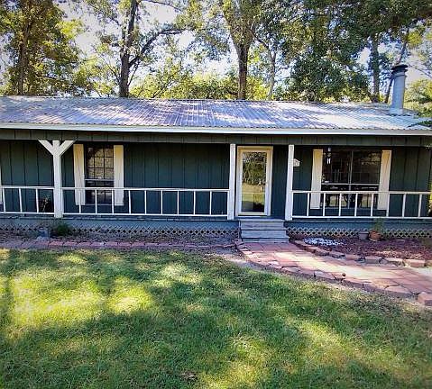 2nd image of 1013 W River Dr
