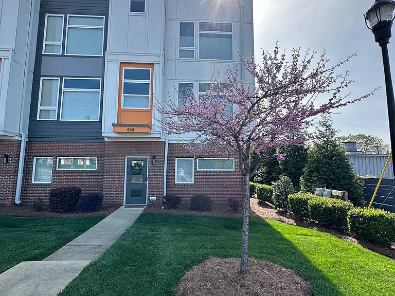 444 Southend Crossing Ln #1 — Photo 5