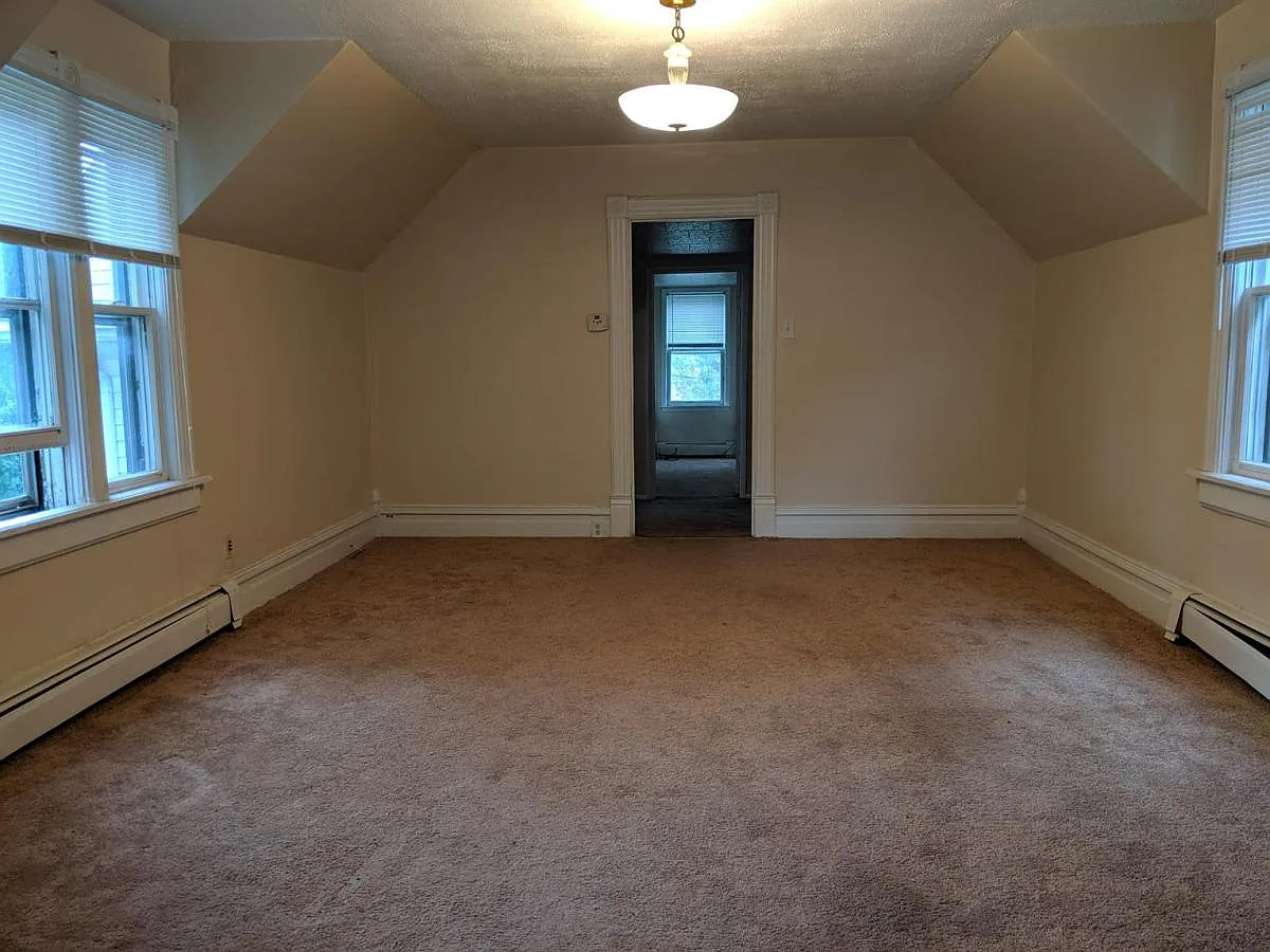 2 bed, $750 — Photo 2