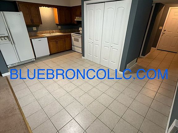4th image of 415 NE Churchill St