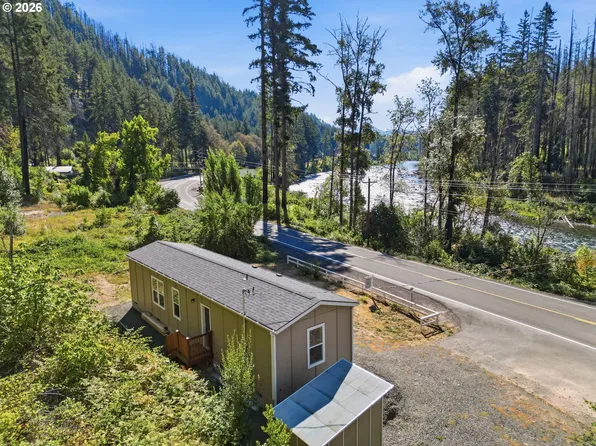 47901 McKenzie Hwy, Vida, OR 97488