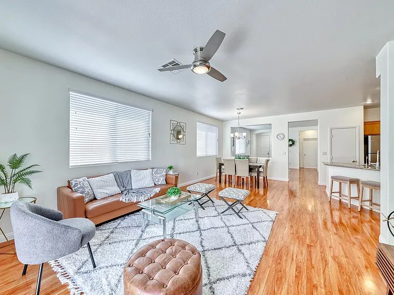 9772 Ridgebluff Ave — Photo 7
