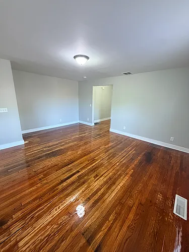1086 Whalley Ave Photo 1