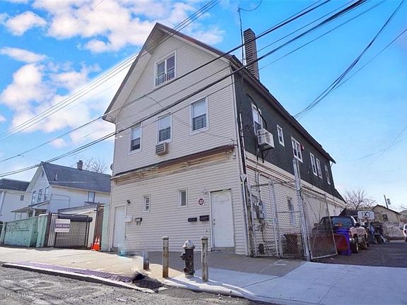 3rd image of 22 Dehart Ave