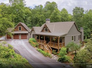766 E Rochester Dr, Cashiers, NC 28717
