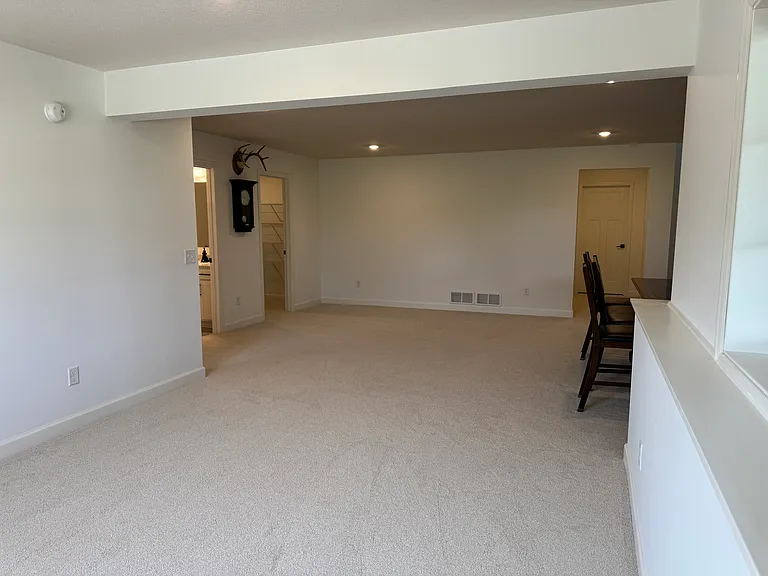 11451 Queens Ct N — Photo 23