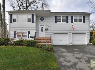 12 Douglas Dr, Clark, NJ 07066