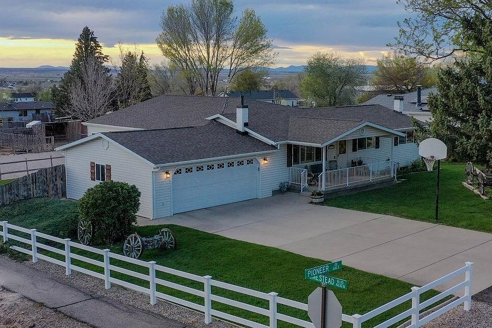 1st image of 4637 N Pioneer Dr