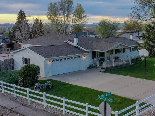 4637 N Pioneer Dr, Enoch, UT 84721