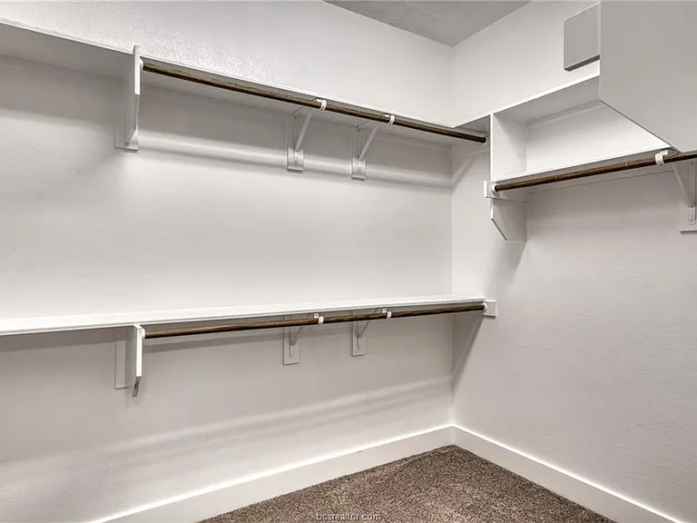 3900 Yukon Ln — Photo 13