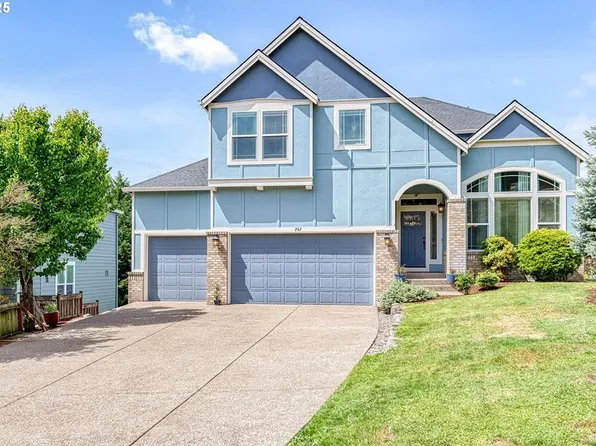 207 N Link Ct, Newberg, OR 97132