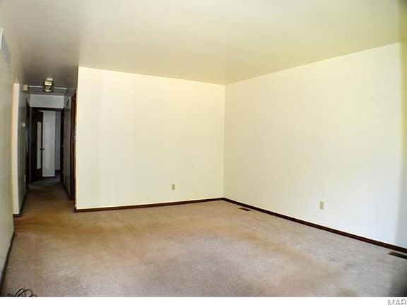 4th image of 10032 Thorpe Ave