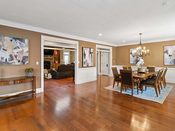2nd image of 211 Ronda Court