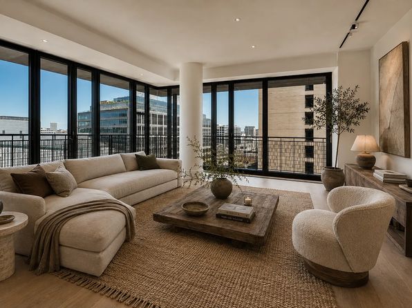 100 Vandam St #10A