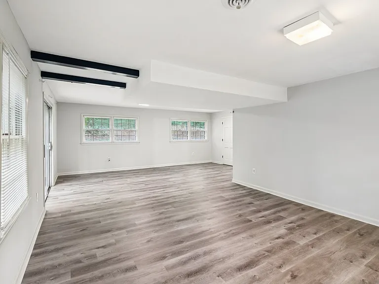 2600 Lantern Ln — Photo 10