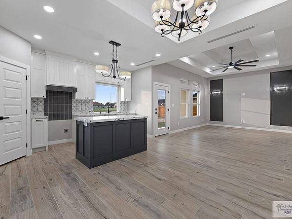 3rd image of 23560 Murphy Ct
