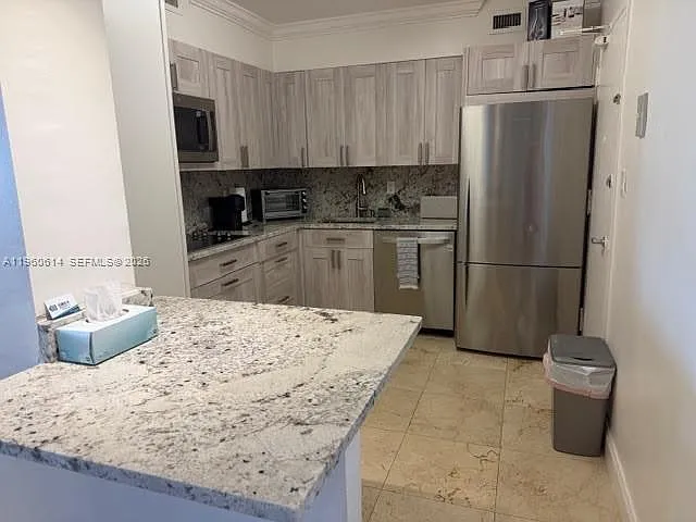 5161 Collins Ave #703 — Photo 17