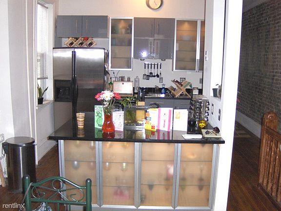 Girard Ave Pics 008 2nd floor kitchen