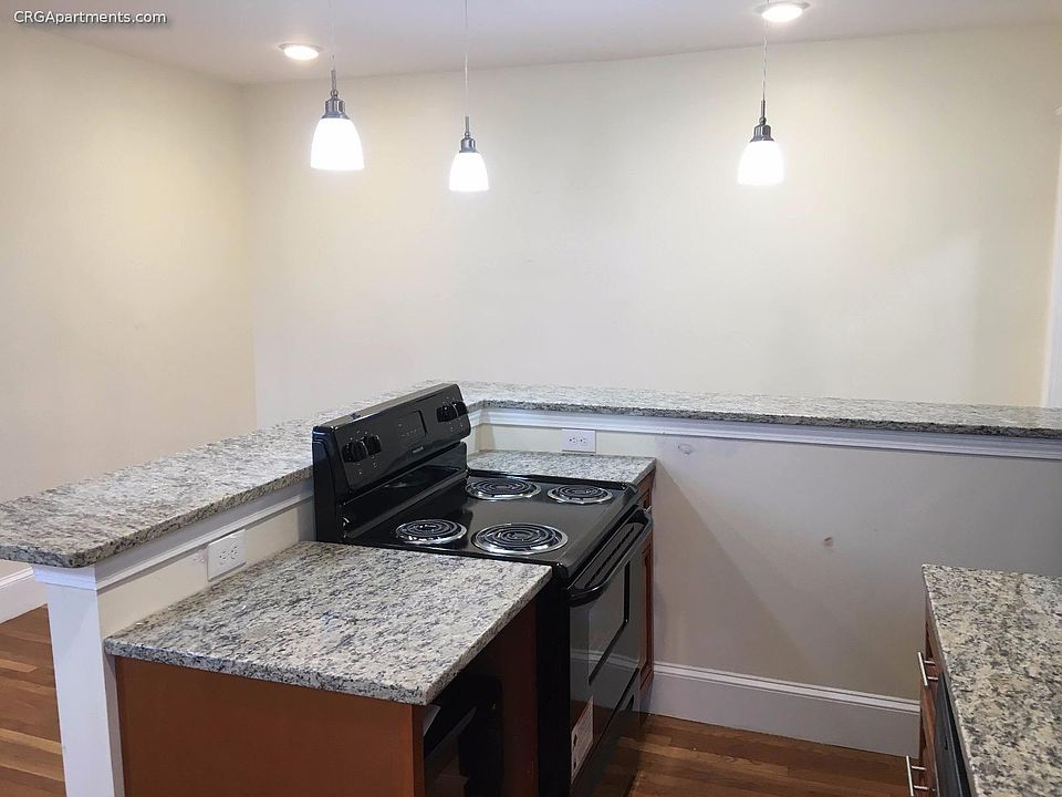 2nd image of 100 Broadway