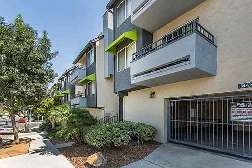 Golden Pacific Apartments Photo 1