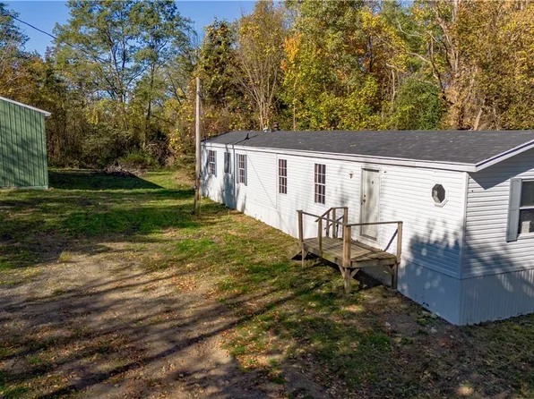 389 Klocks Corners Rd, Oswego, NY 13126