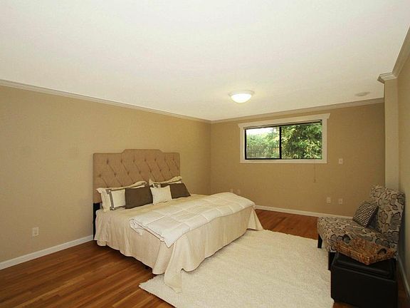 4th image of 10600 NE 109th St