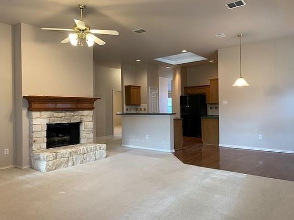 3rd image of 3901 Rose Ct