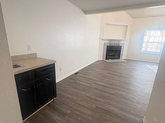 5th image of 1338 E 58th St #1346
