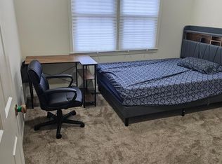 4865 Carriagepark Rd, Fairfax, VA 22032