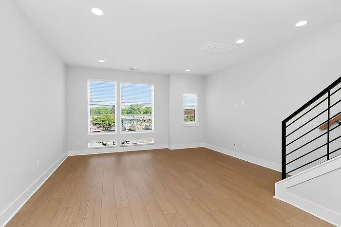 2158 N Graham St — Photo 11