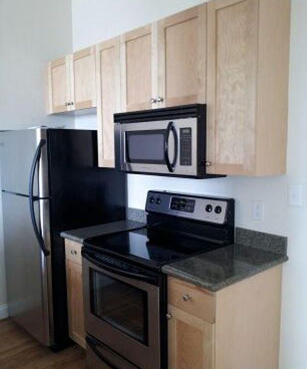 1st image of 1414 W Marshall St APT 404
