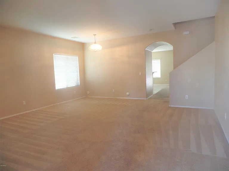1281 E Hampton Ln — Photo 3