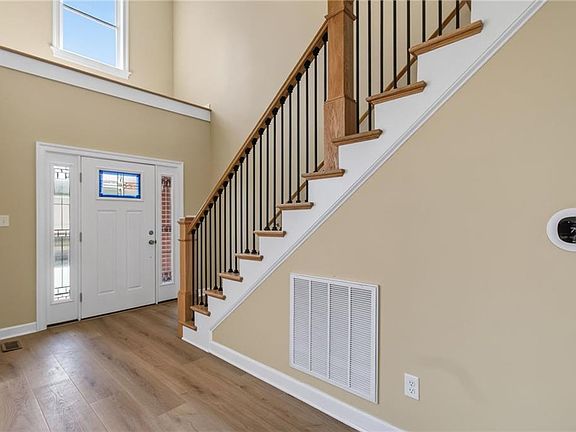 3rd image of 24 Brough Ln