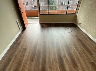La Mirada, Seattle, WA 98105