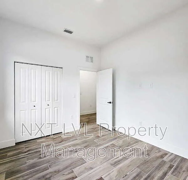 4113 Kismet Pkwy W — Photo 15
