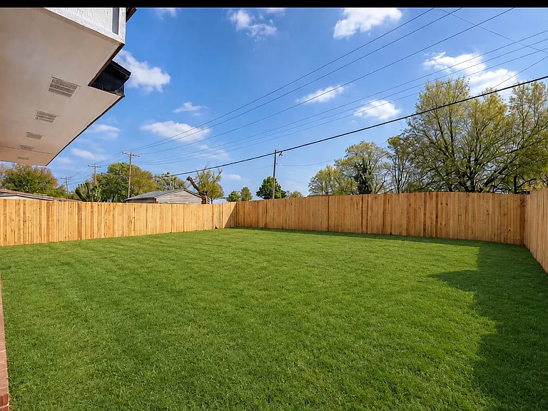 420 SE 22nd St — Photo 19