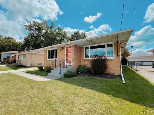 85 Barlow Ave, Lackawanna, NY 14218