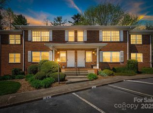 28 Capri Ln #3-A, Hendersonville, NC 28792
