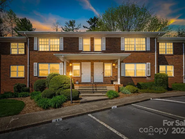 28 Capri Ln #3-A, Hendersonville, NC 28792