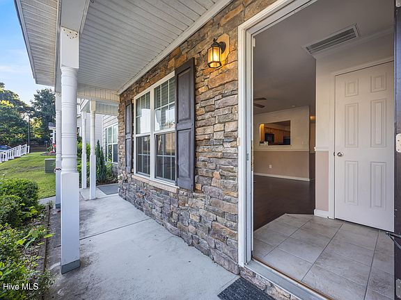 5th image of 27 E Doris Avenue #403