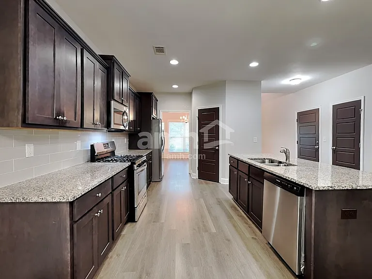 1159 Victoria Walk Ln — Photo 3